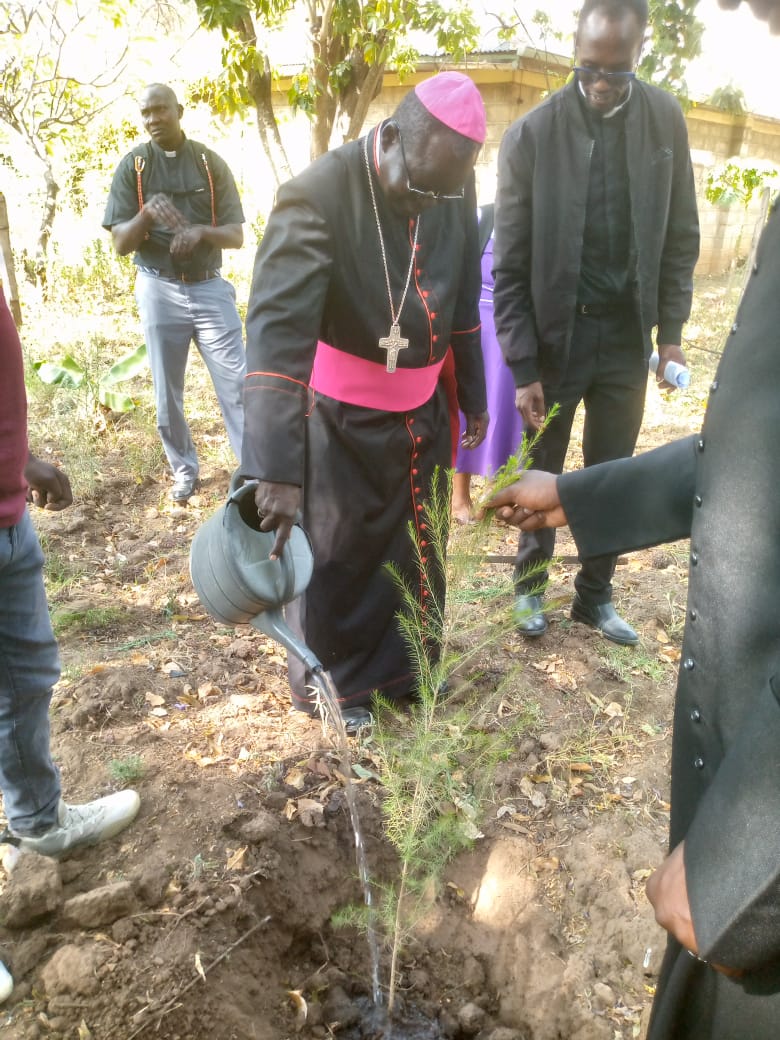 WWF Recognizes Bishop Hieronymus Joya, IMC, for Outstanding Leadership in Environmental Conservation